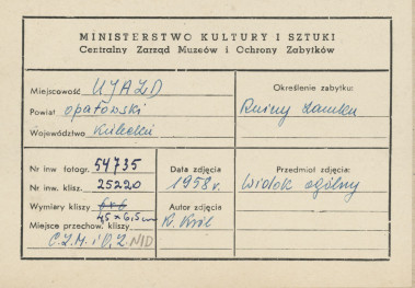 Ruiny zamku  Krzyżtopór  -  widok ogólny od strony płd. - metryczka, skan 1