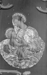 Kościół św. Anny i św. Mikołaja - wnętrze: ołtarz boczny, obraz "Madonna z Dzieciątkiem", skan 1
