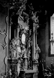 katedra św. Stanisława i św. Wacława - kaplica Matki Bożej Świdnickiej (kaplica rzeźników), ołtarz, skan 1