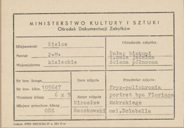 Pałac biskupów - wnętrze, d. sala jadalna, ściana północna, fryz - polichromia, portret bpa Floriana Mokrskiego - metryczka, skan 1