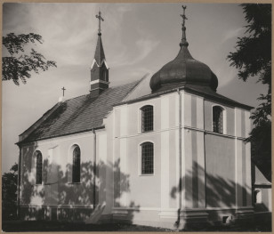 Kościół filialny p.w. Matki Boskiej Różańcowej - widok ogólny, skan 1
