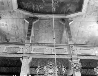 kościół Pokoju im. Trójcy Świętej - wnętrze, empora nawy poprzecznej, skan 1