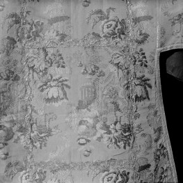 Skarbiec Katedralny - Ornat i dalmatyka. Francja ok. 1795. Fragment wzoru raportu., skan 1