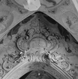 kościół pw. św. Bartłomieja - wnętrze - nawa główna - sklepienie - stiuki, skan 1