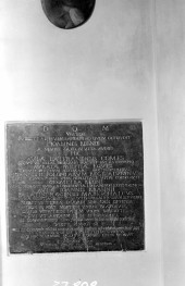 kościół parafialny pw. Wniebowzięcia Najświętszej Marii Panny i św.św. Piotra i Pawła - wnętrze: płyta nagrobna Jana Reisnera, geometry Jana III, skan 1