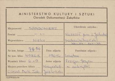  Zespół klasztorny Dominikanów - kościół , fragment ceramicznego fryzu - metryczka, skan 1