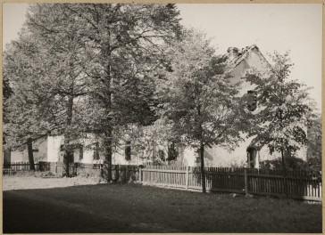 Zespół klasztorny, fragment zabudowy, skan 1