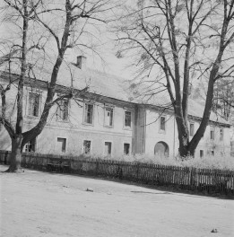 zamek - elewacja płd. brama wjazdowa, skan 1