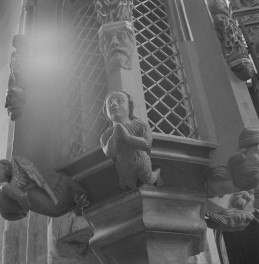 Bazylika kolegiacka św. apostołów Piotra i Pawła - wnętrze: fragment tabernakulum, skan 1