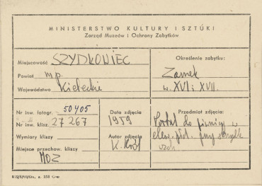 Zamek - portal do piwnicy w elewacji płd. przy skrzydle wsch.  - metryczka,       , skan 1