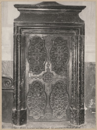 Kolegiata - wnętrze, portal zakrystii 

 , skan 1