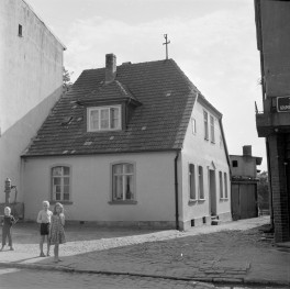 dom - elewacje frontowe, skan 1