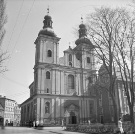 Kościół Matki Bożej Różańcowej - elewacja frontowa., skan 1