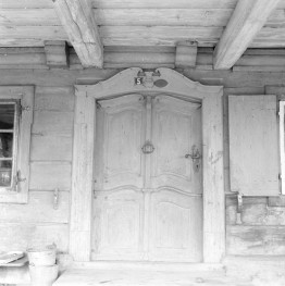 dom podcieniowy nr 5 (d. 27) - drzwi główne, skan 1