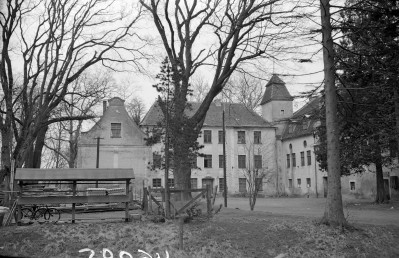 Pałac - widok ogólny od dziedzińca, skan 1