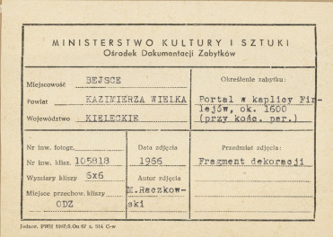 Kaplica Firlejów - portal - fragment dekoracji - maszkaron - metryczka, skan 1