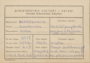 Zespół klasztorny - kościół, wnętrze, prezbiterium, fragment malowideł ściennych - metryczka, skan 1