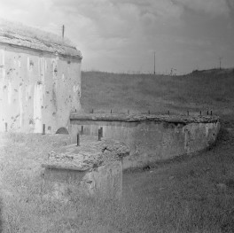 Twierdza Różan - fort nr. 1, wejście do poterny, skan 1