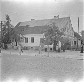 dom dawna ul. Armii Czerwonej 30 - elewacja frontowa, skan 1