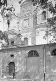 Kościół Wniebowzięcia NMP - elewacja frontowa, część środkowa, skan 1