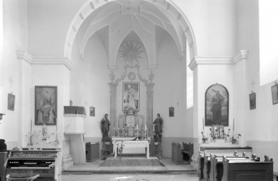 kościół pw. św. Ducha - wnętrze - nawa główna - prezbiterium - ołtarz, skan 1