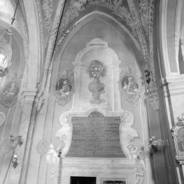 klasztor ss. Mniszek Benedyktynek - kościół pw. Najświętszej Maryi Panny i św. Wojciecha - wnętrze - prezbiterium - polichromia, skan 1