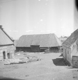stodoła przy plenanii - widok ogólny, skan 1