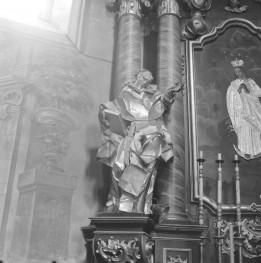 bazylika pw. Zwiastowania Najświętszej Marii Panny - wnętrze: ołtarz Niepokalanego Poczęcia Najświętszej Marii Panny, rzeźba Św. Tomasz, A. Osiński, 3. ćw. XVIII w., skan 1