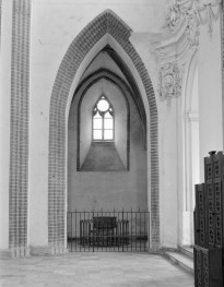 kościół pw. Najświętszej Marii Panny Na Piasku - wnętrze: kaplica, skan 1