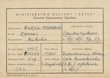 Zespół opactwa cystersów - widok od strony płd.  na wieżę Mauretańską i przyległe budynki gospodarcze oraz fragment ruin klasztoru - metryczka, skan 1