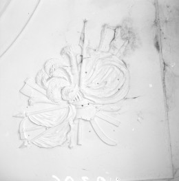 pałac - wnętrze: fragment plafonu klatki schodowej w skrzydle południowym, skan 1