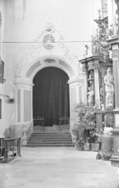 Kościół św. Mikołaja - portal w kaplicy św. Krzyża, skan 1