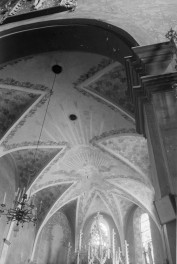 kościół parafialny pw. św. Jana Chrzciciela - wnętrze: sklepienie prezbiterium, skan 1