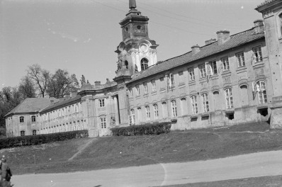 pałac - zachodnie skrzydło, skan 1