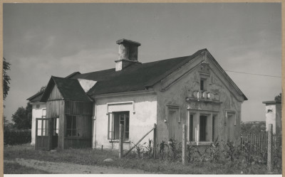 Zespół XIX w. zakładu przemysłowego - budynek kontrolny nr 1, widok ogólny od frontu

, skan 1