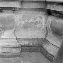 fontanna Neptuna - fragment podstawy, skan 1