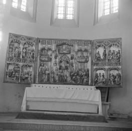 kościół pw. św. Najświętszej Marii Panny, św. Jana Chrzciciela i św. Faustyna z Brescii biskupa - wnętrze - prezbiterium - ołtarz główny, skan 1