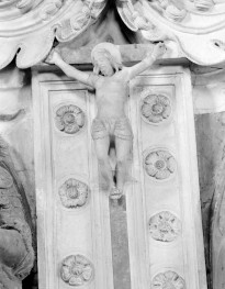 kościół pw. św. Mikołaja - Kaplica Firlejów - wnętrze - nagrobek Firlejów - pole główne - fragment z Ukrzyżowaniem, skan 1