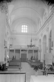 Kościół Niepokalanego Poczęcia Najświętszej Maryi Panny - wnętrze: chór, nawa główna, skan 1