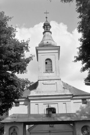 kościół parafialny pw. św. Michała Archanioła - elewacja frontowa, skan 1
