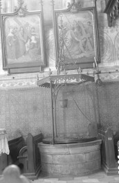 kościół pw. św. Jana Ewangelisty - wnętrze - nawa boczna - studnia wewnętrzna, skan 1