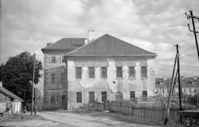 Pałac Chodkiewiczów - skrzydło zachodnie. Elewacja., skan 1