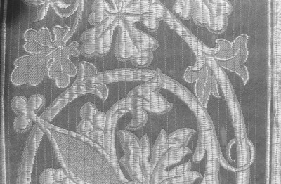 Kościół św. Wojciecha - Ornat. ok. 1870-80. Fragment kolumny i boków. Detale., skan 1