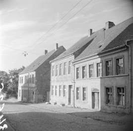 kamienice - elewacje frontowe, skan 1