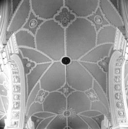 kościół św. Stanisława Biskupa - wnętrze, sklepienie nawy głównej, skan 1