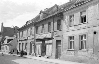 kamienica - elewacja frontowa, skan 1
