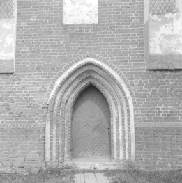 kościół parafialny pw. św. Anny - portal południowy, skan 1