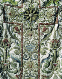 klasztor Benedyktynek - zbiory - ornat haftowany - fragment, skan 1