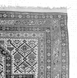 Muzeum Narodowe - Kobierzec modlitewny "szyrwan" - fragment bordiury narożnika., skan 1