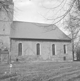 Kościół pw. Najświętszej Maryi Panny - elewacja boczna nawy głównej. , skan 1